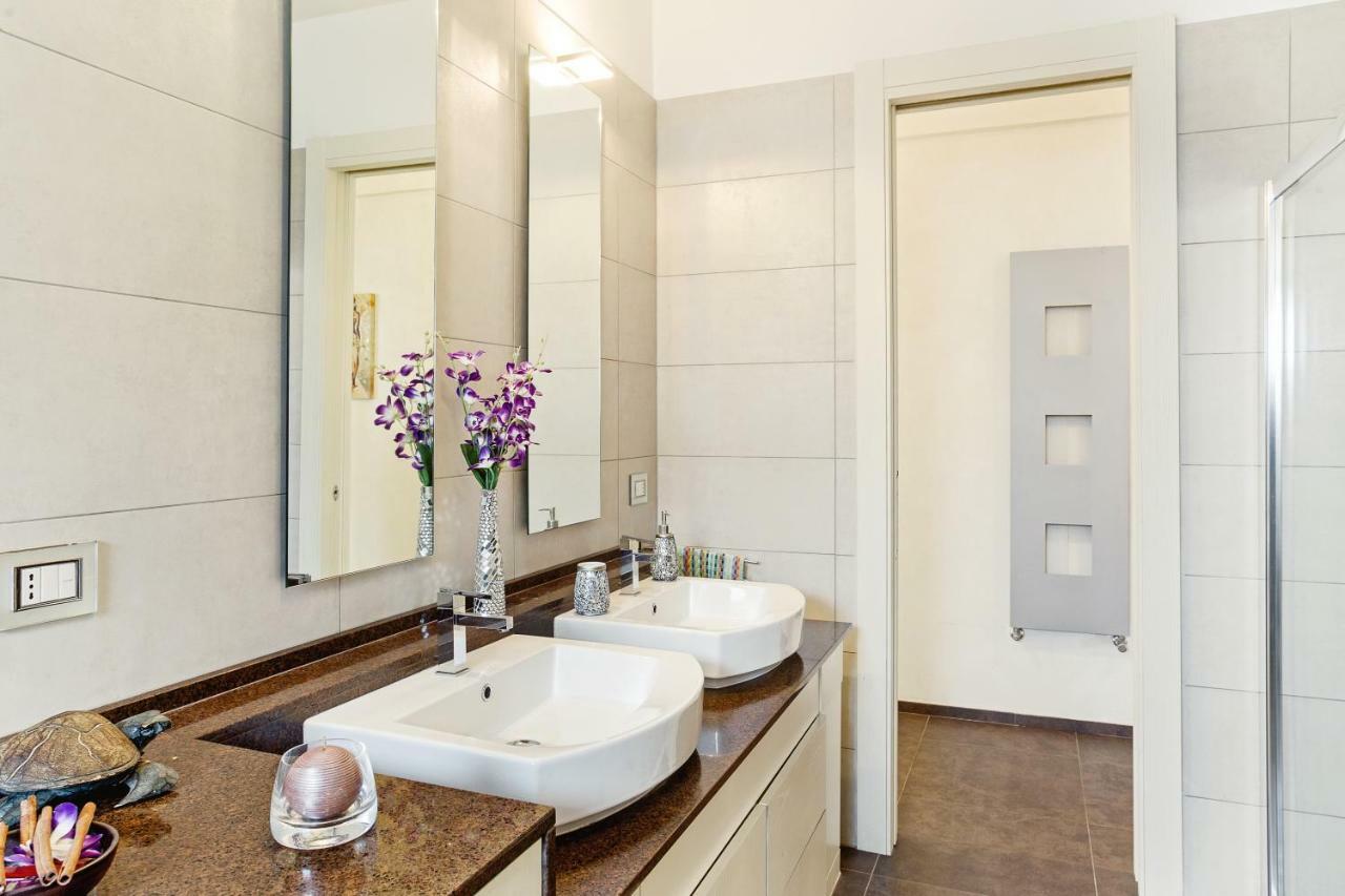 Bari Airport Seaview Apartment Buitenkant foto